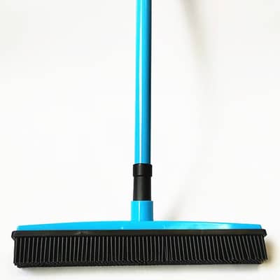 Clero pet accessory blue broomstick broom with black bristles for easy pet hair cleanup